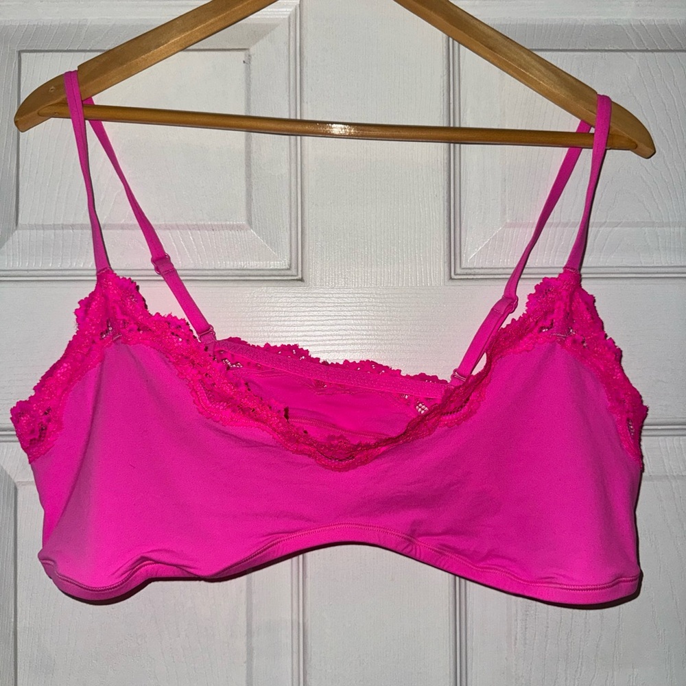 SKIMS Pink Lace Bra Intimates